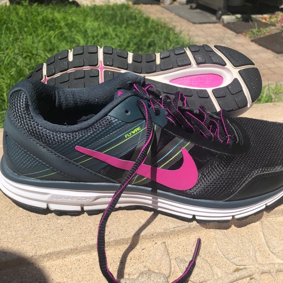 Nike Woman 🚫 S O L D - Picture 5 of 5